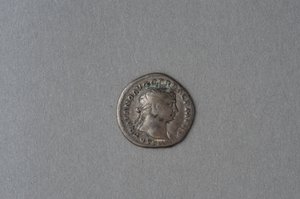 Traianus dénárja (bronz)